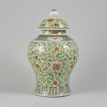 1468 8262 VASE AND COVER